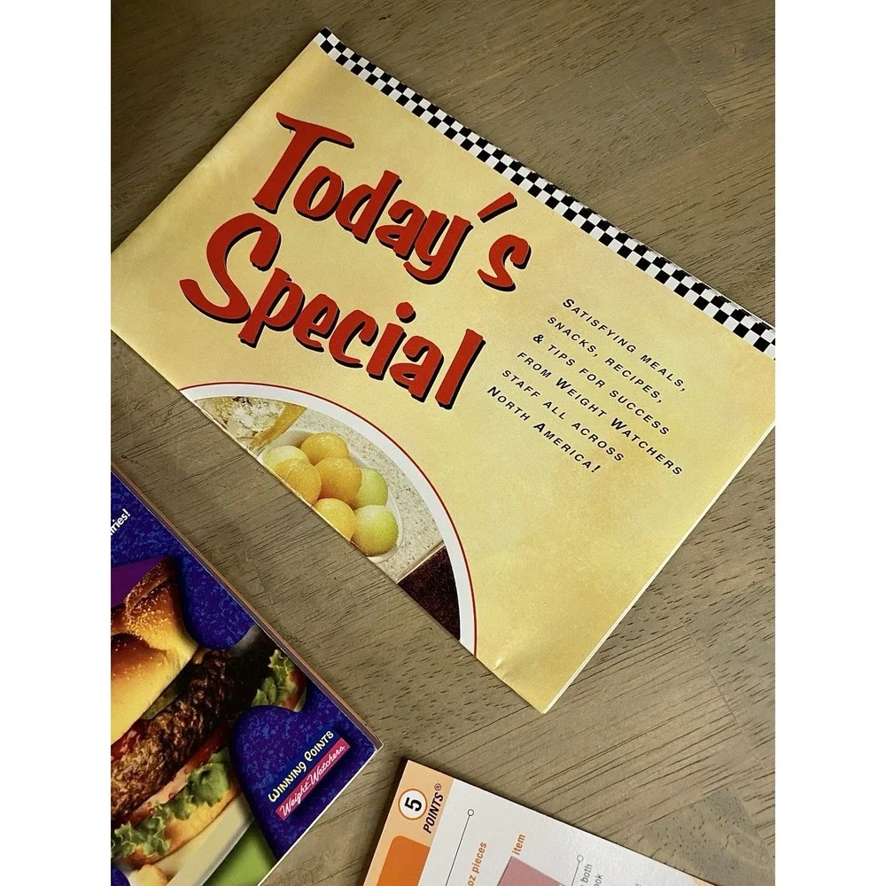 Weight Watchers Momentum Complete Food, Dining Out Companions, and More 2002‎